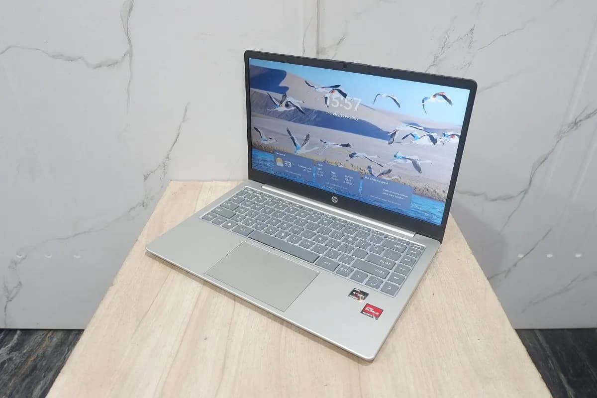 LAPTOP RYZEN 3-7320U HP 14-EM0xxx
